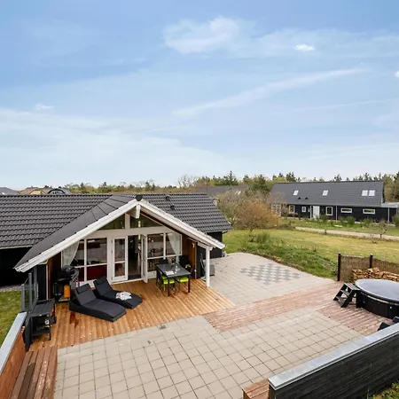 Lovely With Sauna, Hot Tub And Wilderness Bath On A Closed Nature Plot Ferienhaus Skjern
