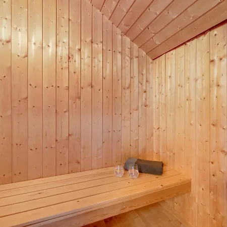 Lovely With Sauna, Hot Tub And Wilderness Bath On A Closed Nature Plot 펜션 *