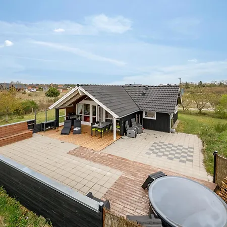 Lovely With Sauna, Hot Tub And Wilderness Bath On A Closed Nature Plot * Skjern