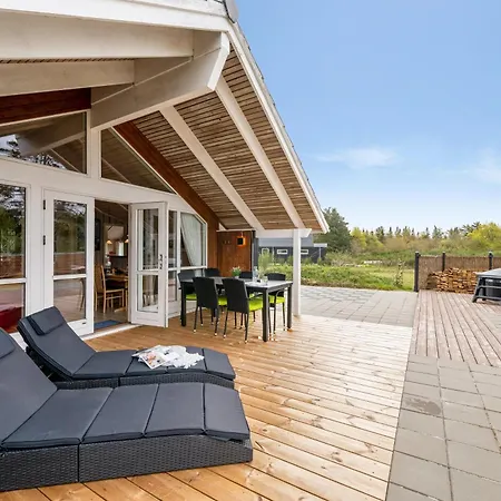Holiday home Lovely With Sauna, Hot Tub And Wilderness Bath On A Closed Nature Plot *