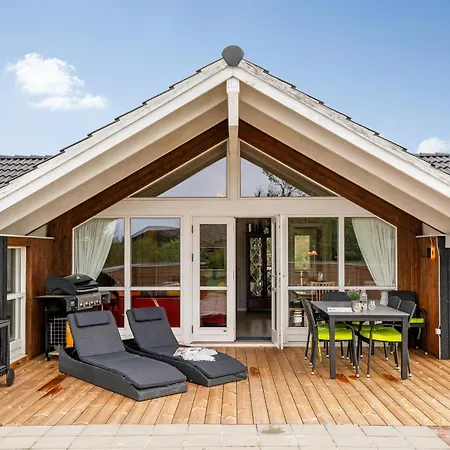 Lovely With Sauna, Hot Tub And Wilderness Bath On A Closed Nature Plot * Skjern