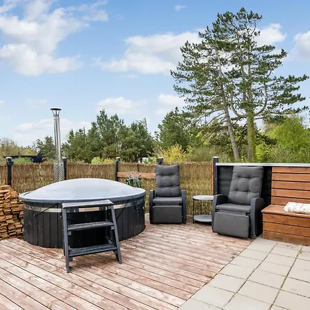 Ferienhaus Lovely With Sauna, Hot Tub And Wilderness Bath On A Closed Nature Plot *